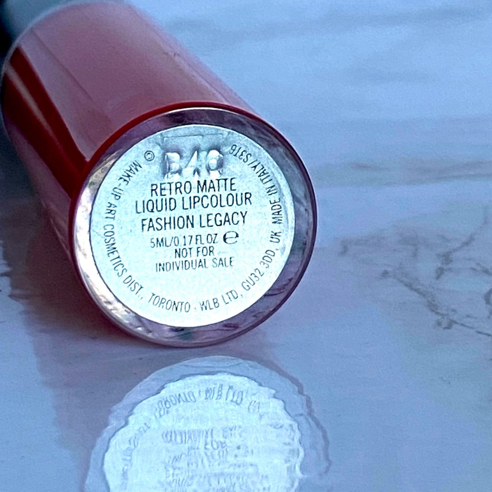 MAC Retro Matte Liquid Lipcolor - Picture 5 of 5